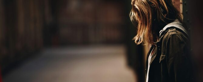 Woman upset and stressed. She is going through a tough time. Modern Wellness Counseling, San Antonio, Tx. Virtual Counseling. 78258,78249,78255,78230